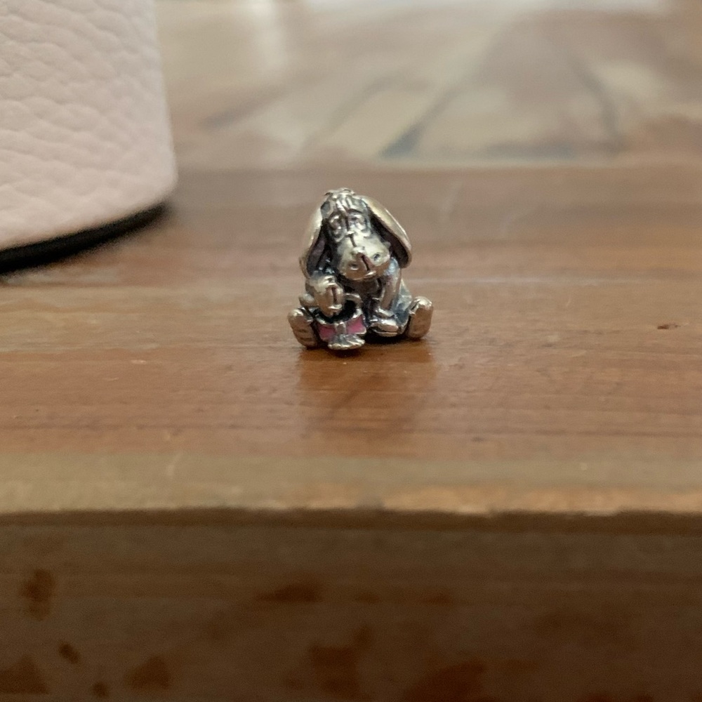 pandora disney eyeore charm